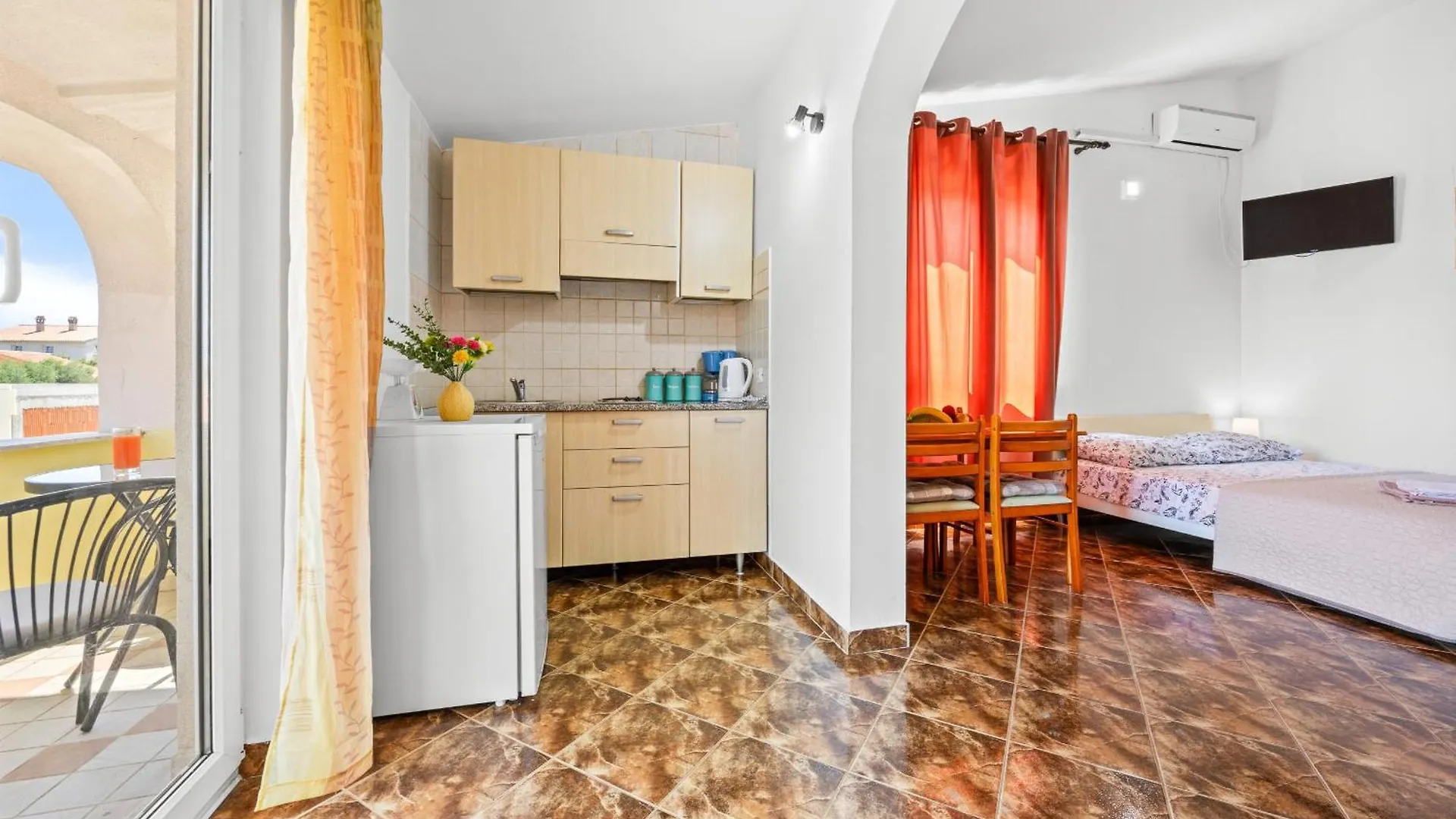 Apartments Vito Near Pula - Balcony, Sea View Galižana クロアチア
