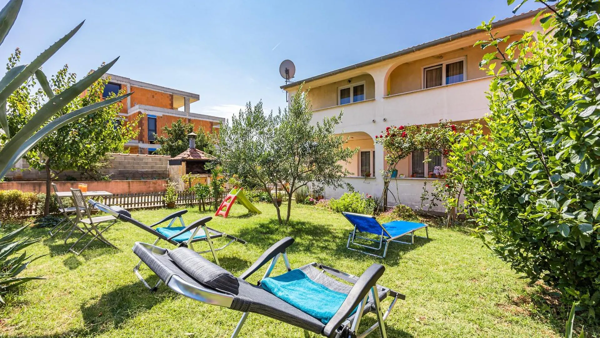 Apartments Vito Near Pula - Balcony, Sea View Galižana