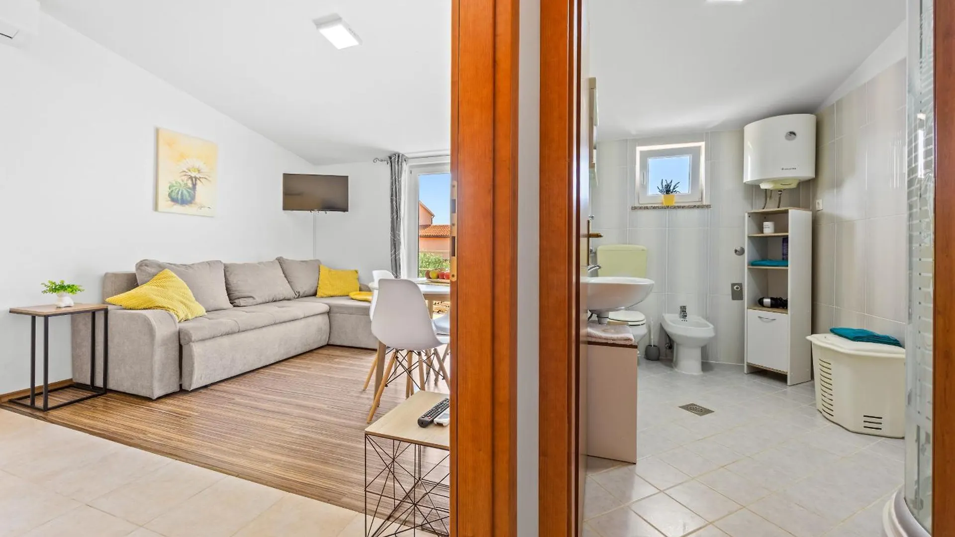 Apartments Vito Near Pula - Balcony, Sea View Galižana