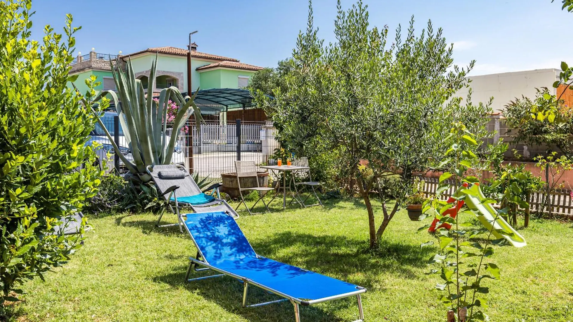 Apartments Vito Near Pula - Balcony, Sea View Galižana