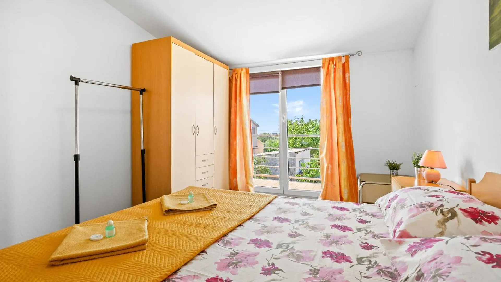 Apartments Vito Near Pula - Balcony, Sea View Galižana