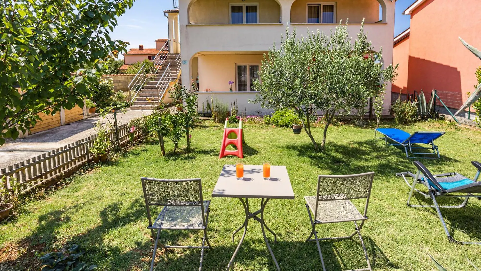 Apartments Vito Near Pula - Balcony, Sea View Galižana