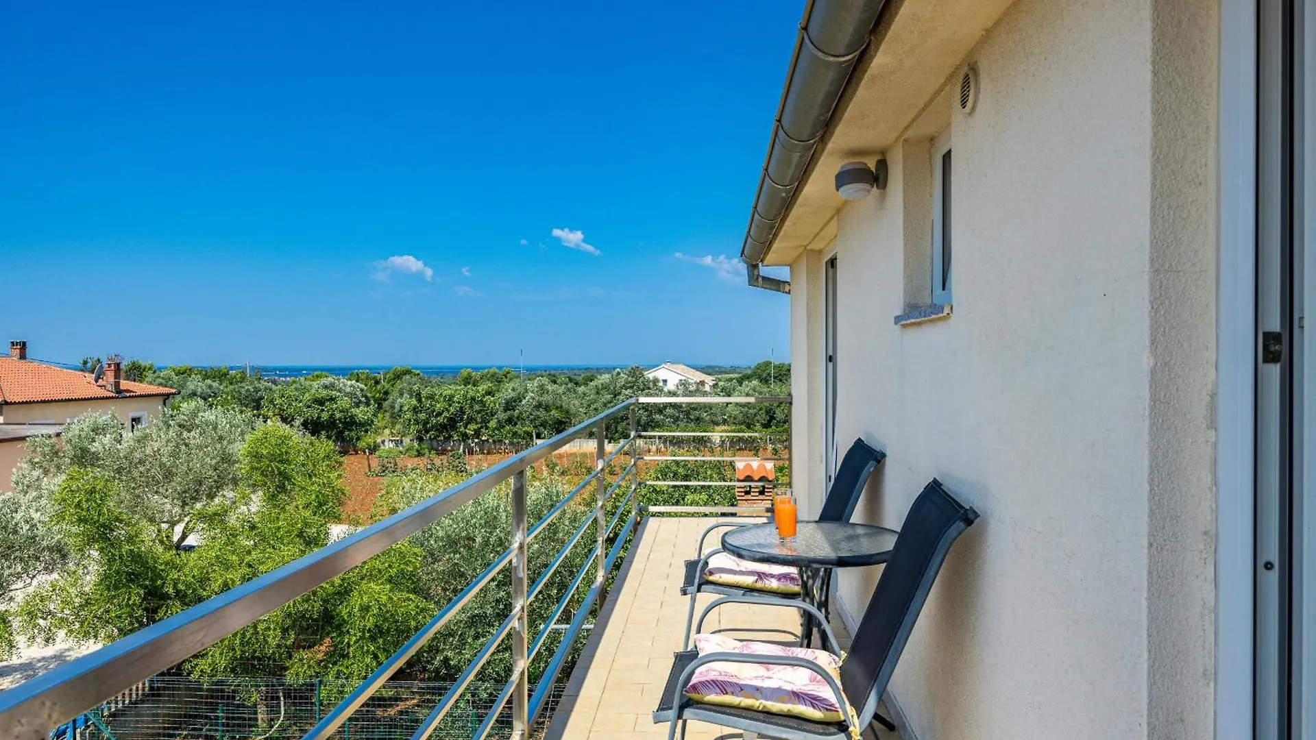 Apartments Vito Near Pula - Balcony, Sea View Galižana